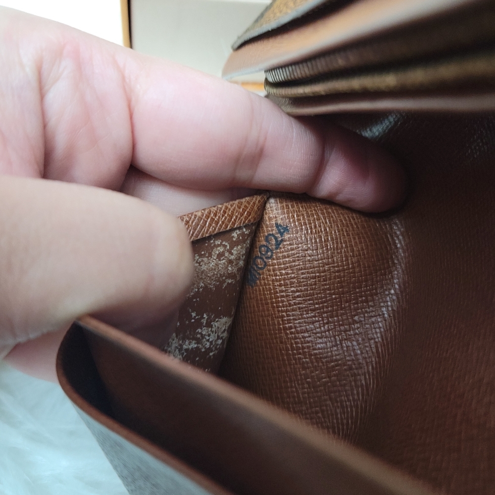 100% Authentic Louis Vuitton Monogram wallet - Picture 5 of 11